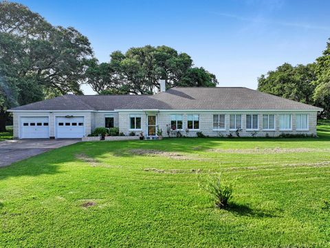 Photo of 1212 High School Road, High Island, TX 77623 (MLS # 27258554)