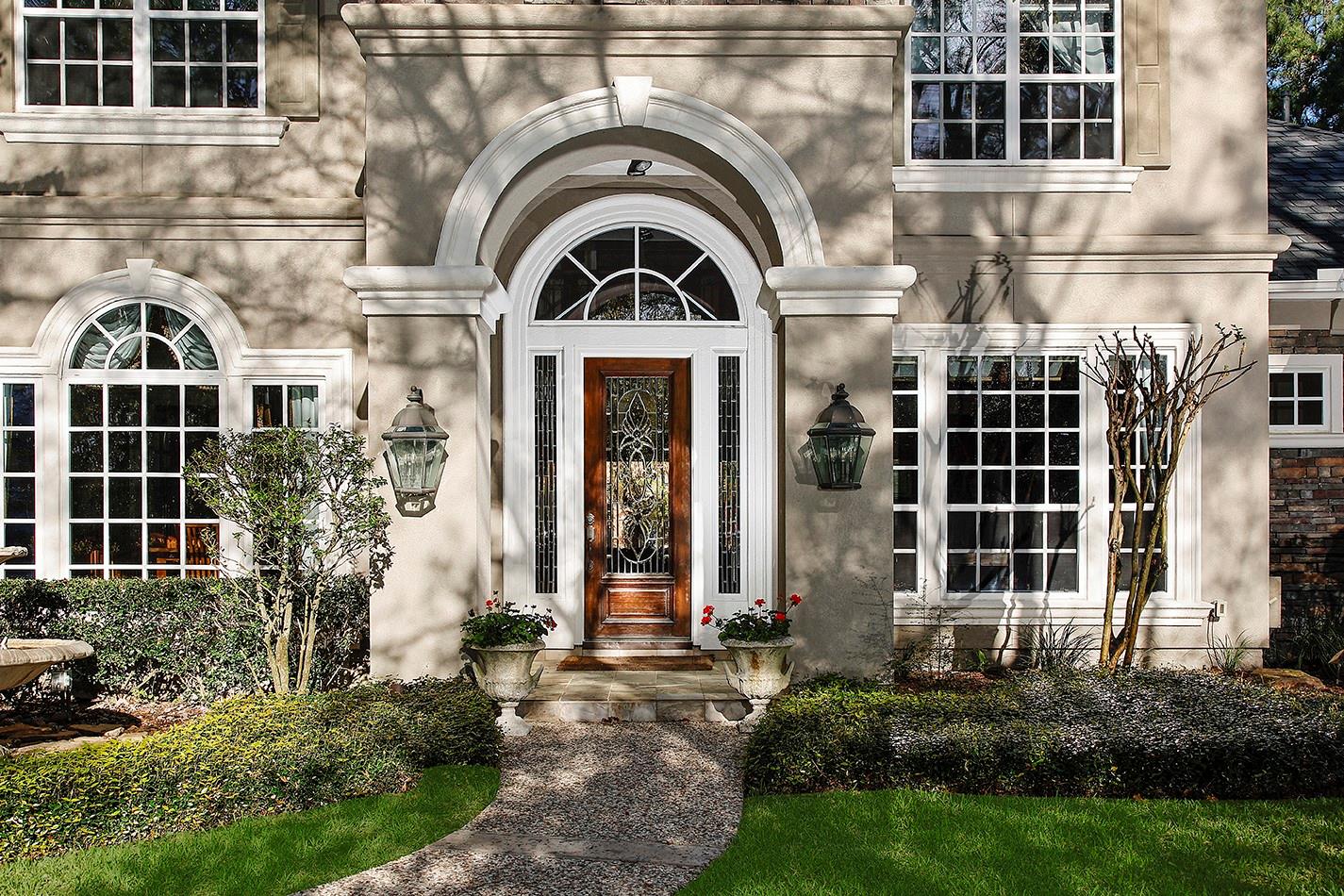 22 W Bracebridge Circle