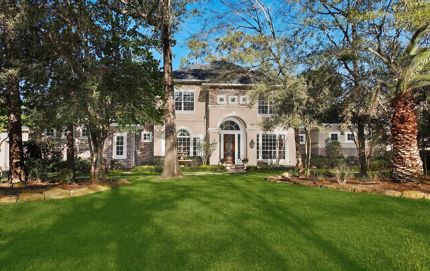 22 W Bracebridge Circle