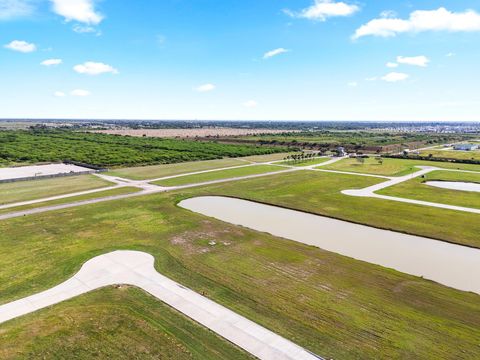 Photo of 2929 Hammock Ct, Palacios, TX 77465 (MLS # 84079762)