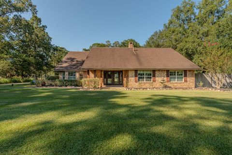 Photo of 13470 Thousand Oaks Drive, Beaumont, TX 77713 (MLS # 30568944)