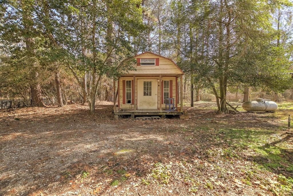 Photo of 73 County Road 2076, Hull, TX 77564 (MLS # 85291751)