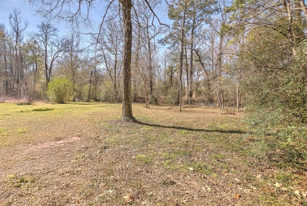 Photo of 73 County Road 2076, Hull, TX 77564 (MLS # 85291751)