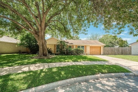 Photo of 1006 Melford Avenue, Pearland, TX 77584 (MLS # 88899220)