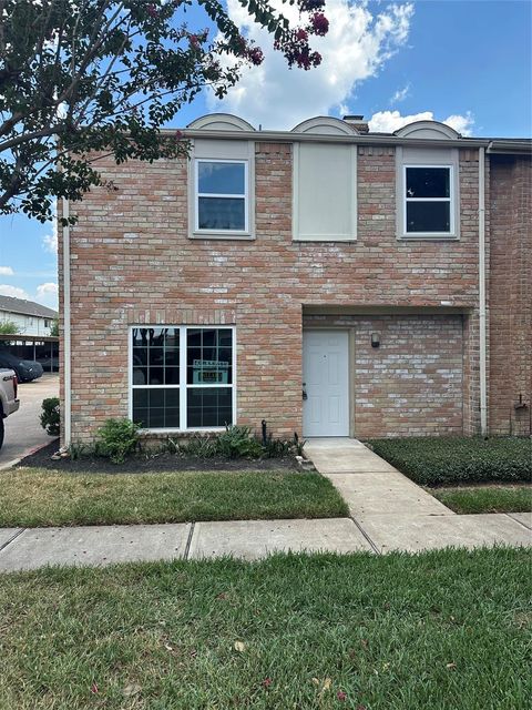 Photo of 14663 Perthshire Road #14663, Houston, TX 77079 (MLS # 89327863)