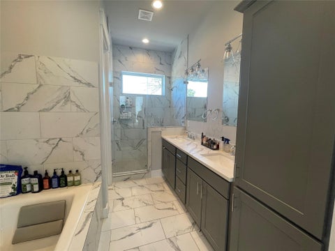 Tiny photo for 902 Martin Street #A, Houston, TX 77018 (MLS # 35629802)