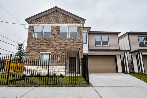 2307, 2309 Gagne 4911, 4913 Nichols Street Houston TX 77020