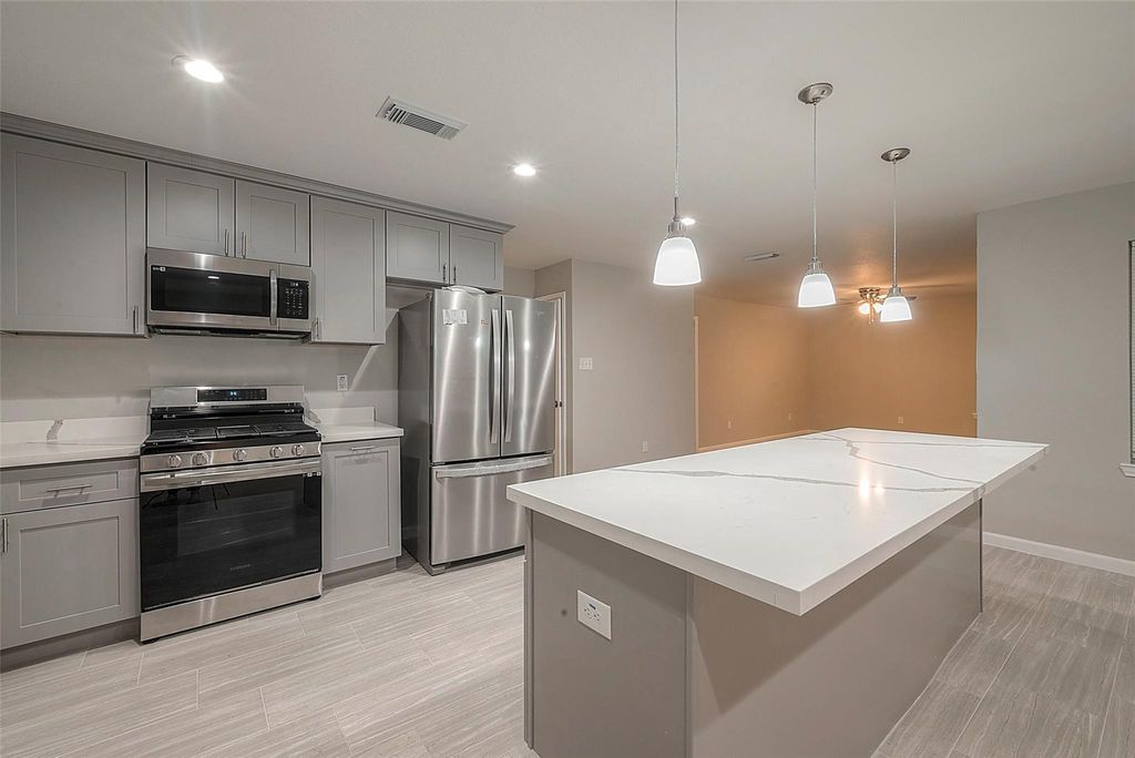 Photo of 5755 Heron Drive, Houston, TX 77033 (MLS # 42328232)