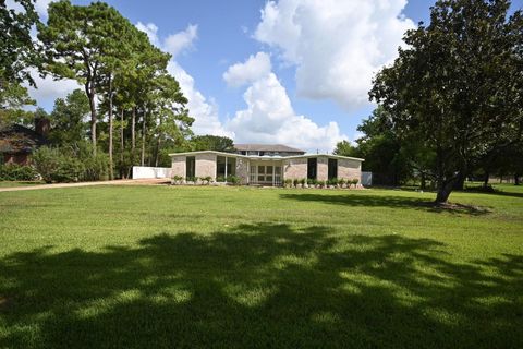 Photo of 14420 Westway Lane, Houston, TX 77077 (MLS # 87948405)