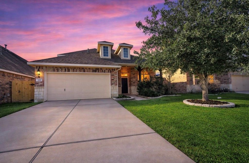 Photo of 8311 Bay Oaks Drive, Baytown, TX 77523 (MLS # 85117056)