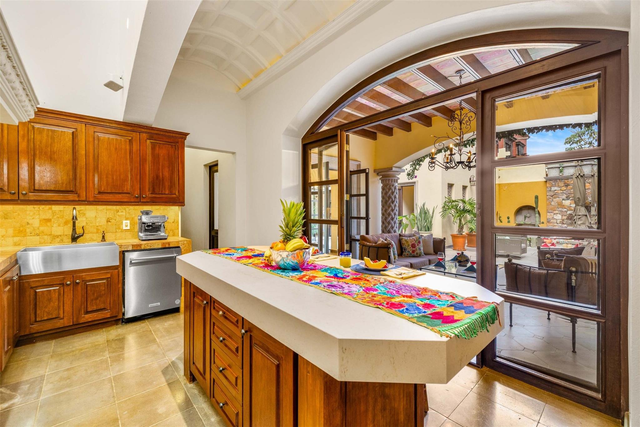 Tennessee 37700, Mexico, 5 Bedrooms Bedrooms, ,6 BathroomsBathrooms,Residential,Active,225360