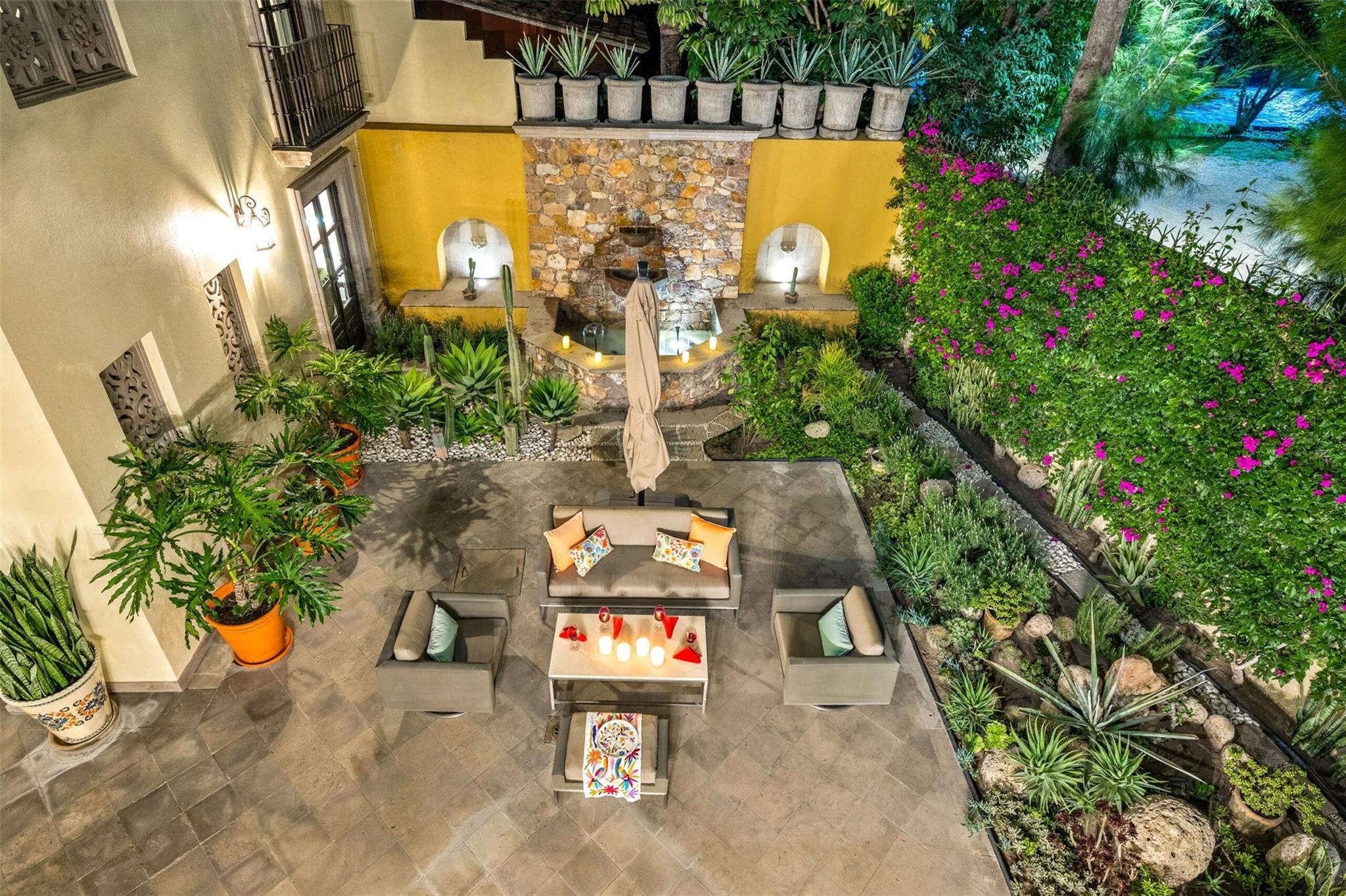 Tennessee 37700, Mexico, 5 Bedrooms Bedrooms, ,6 BathroomsBathrooms,Residential,Active,225360