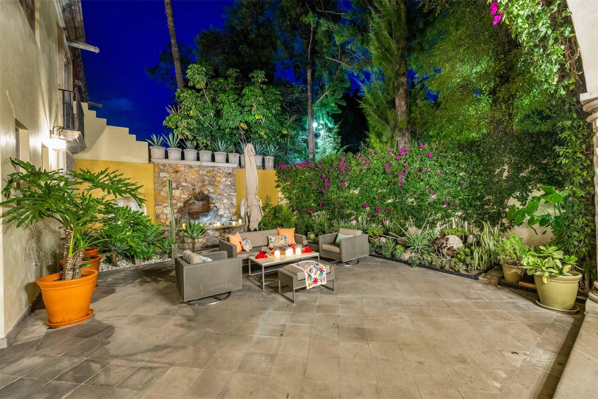 Tennessee 37700, Mexico, 5 Bedrooms Bedrooms, ,6 BathroomsBathrooms,Residential,Active,225360