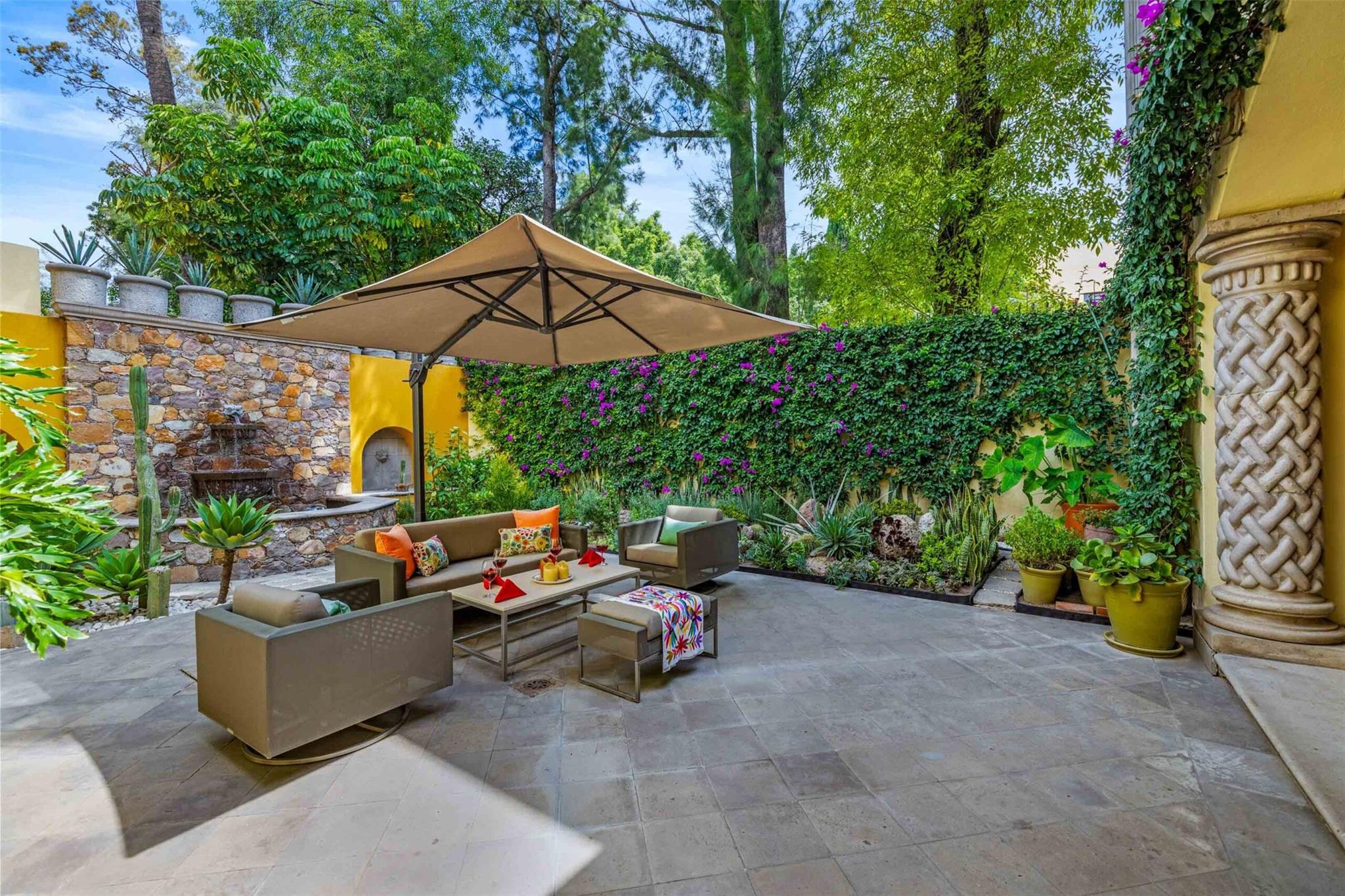 Tennessee 37700, Mexico, 5 Bedrooms Bedrooms, ,6 BathroomsBathrooms,Residential,Active,225360