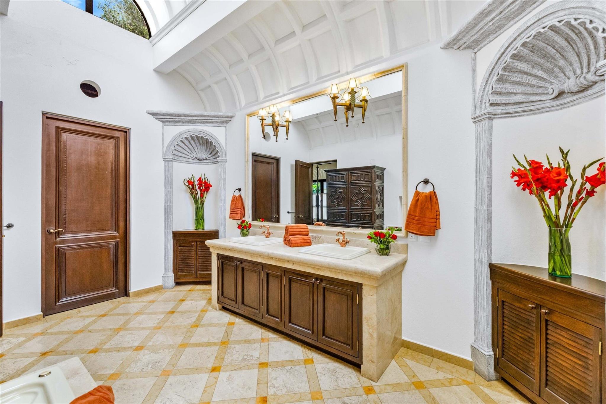 Tennessee 37700, Mexico, 5 Bedrooms Bedrooms, ,6 BathroomsBathrooms,Residential,Active,225360