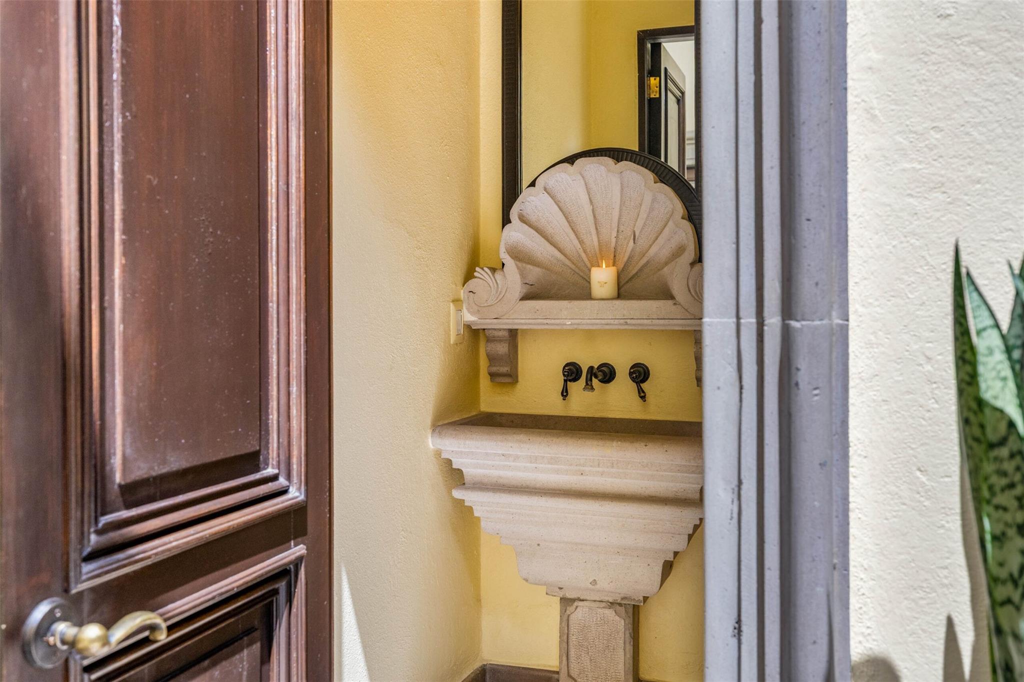 Tennessee 37700, Mexico, 5 Bedrooms Bedrooms, ,6 BathroomsBathrooms,Residential,Active,225360