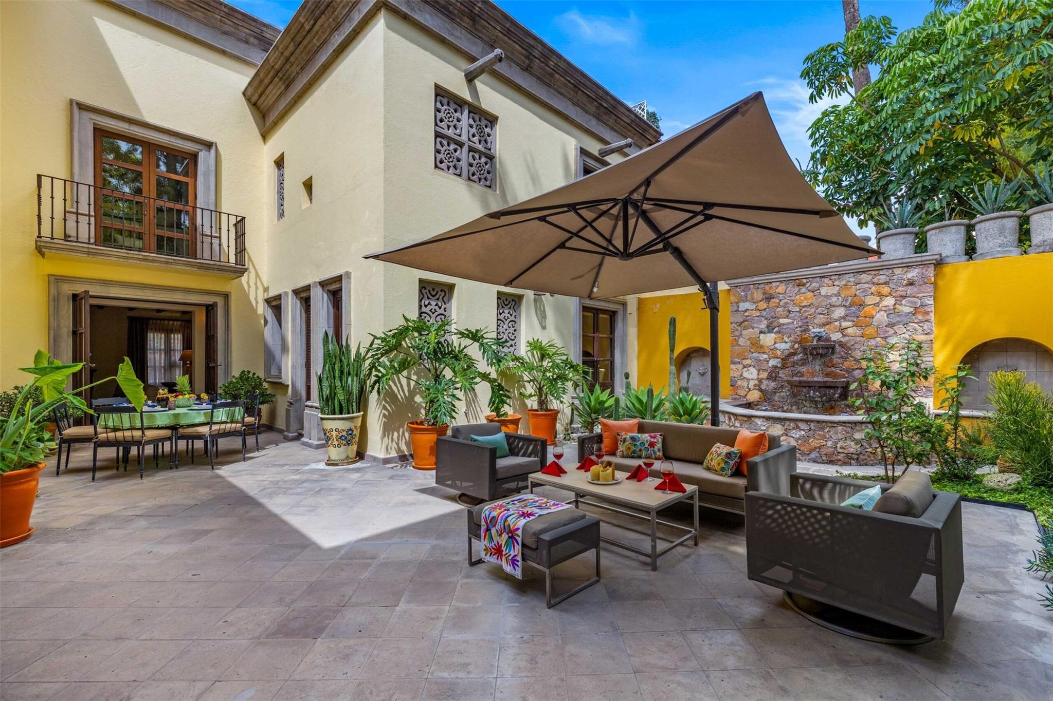 Tennessee 37700, Mexico, 5 Bedrooms Bedrooms, ,6 BathroomsBathrooms,Residential,Active,225360