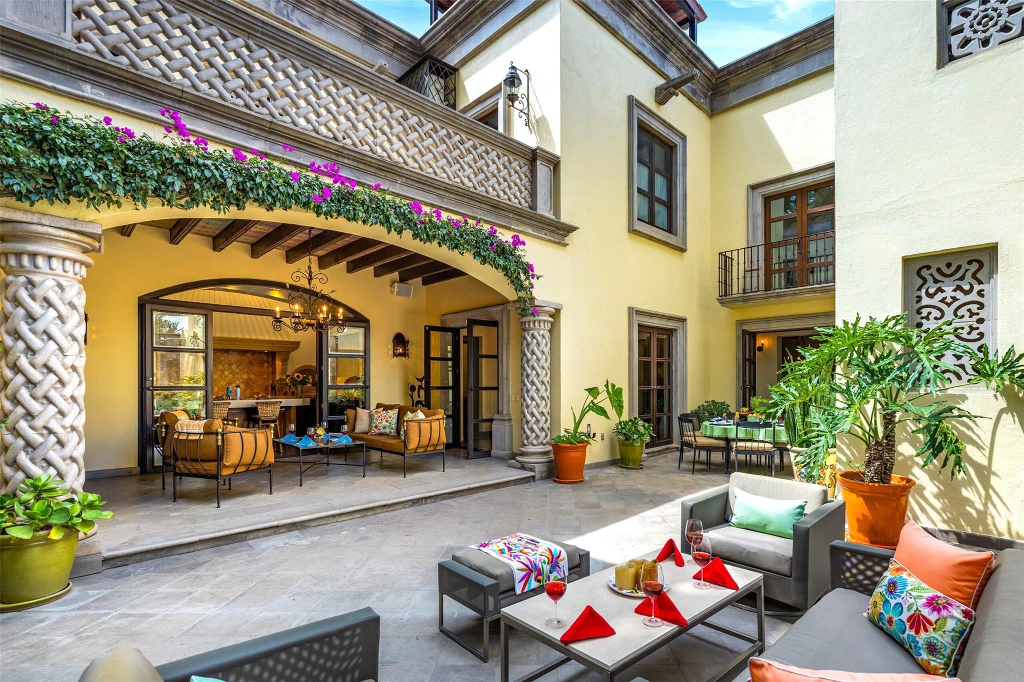 Tennessee 37700, Mexico, 5 Bedrooms Bedrooms, ,6 BathroomsBathrooms,Residential,Active,225360