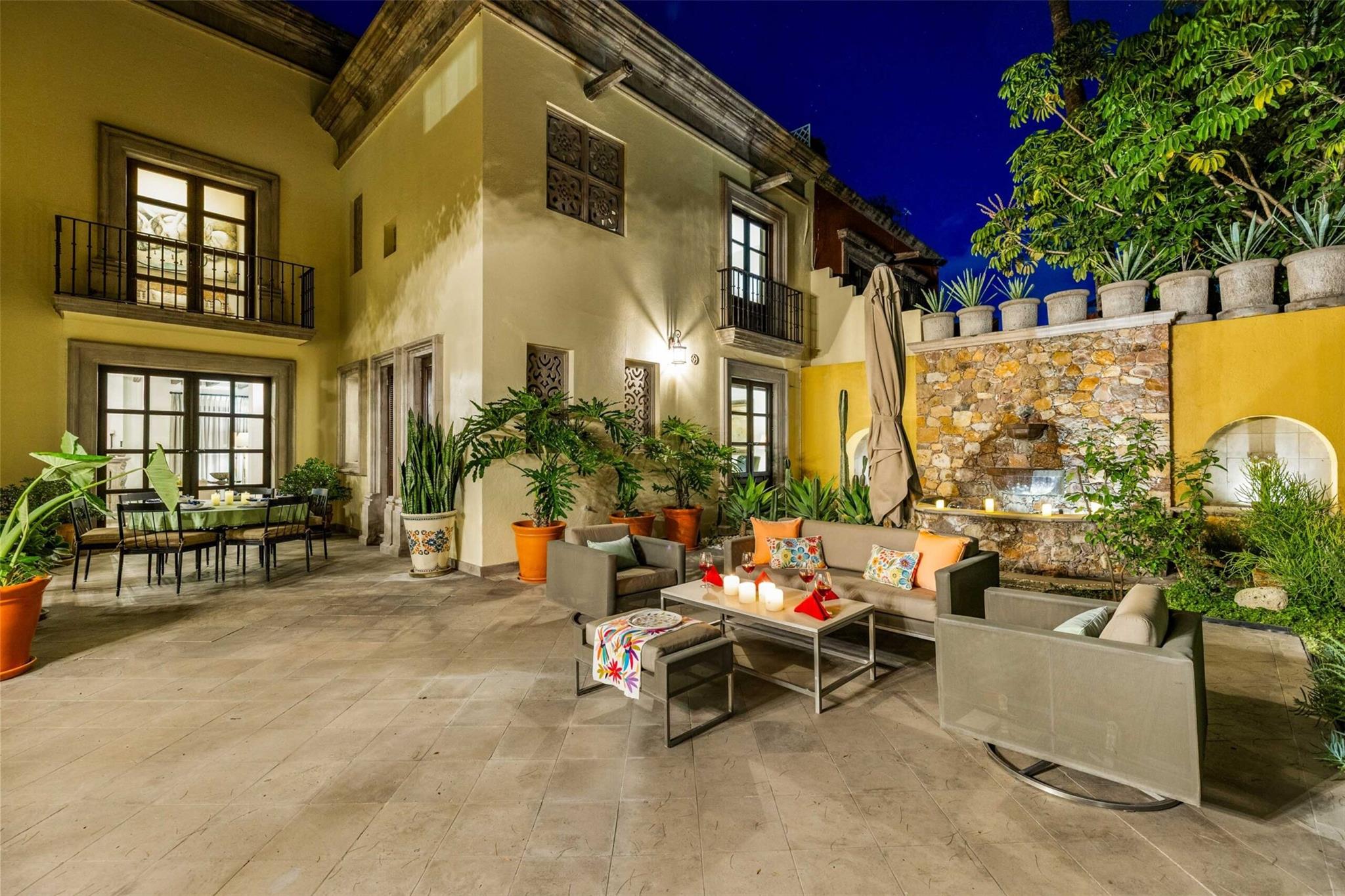 Tennessee 37700, Mexico, 5 Bedrooms Bedrooms, ,6 BathroomsBathrooms,Residential,Active,225360