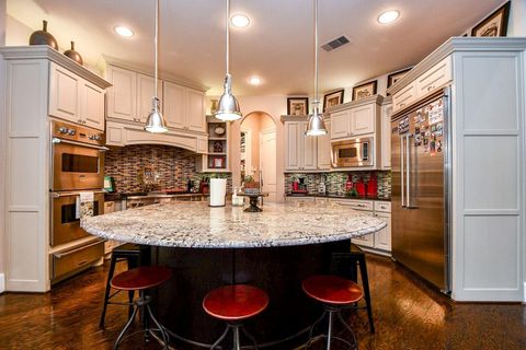 Tiny photo for 618 Yellow Tulip Trail, Houston, TX 77079 (MLS # 34621185)