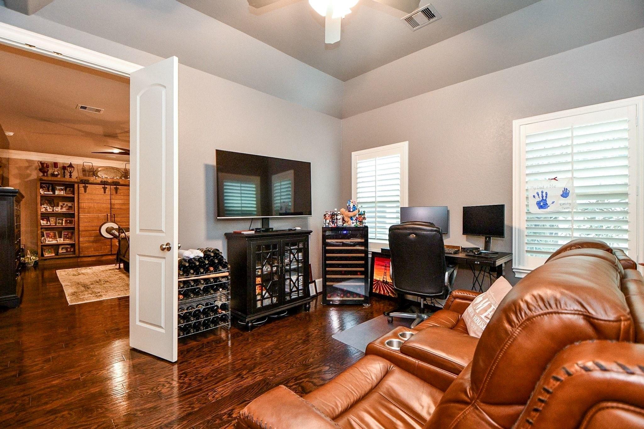 Houston, Texas, 77079, United States, 4 Bedrooms Bedrooms, ,5 BathroomsBathrooms,Residential,Active,2032936