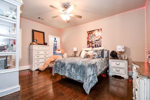 Tiny photo for 618 Yellow Tulip Trail, Houston, TX 77079 (MLS # 34621185)