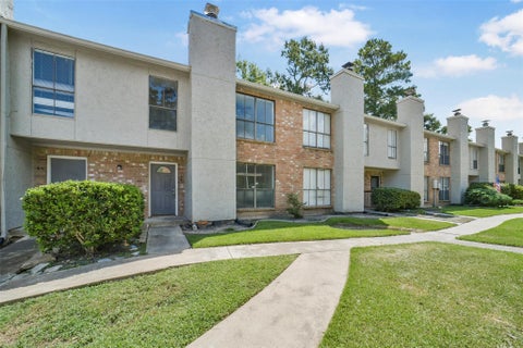 Photo of 17401 Red Oak Drive #66, Houston, TX 77090 (MLS # 66751854)