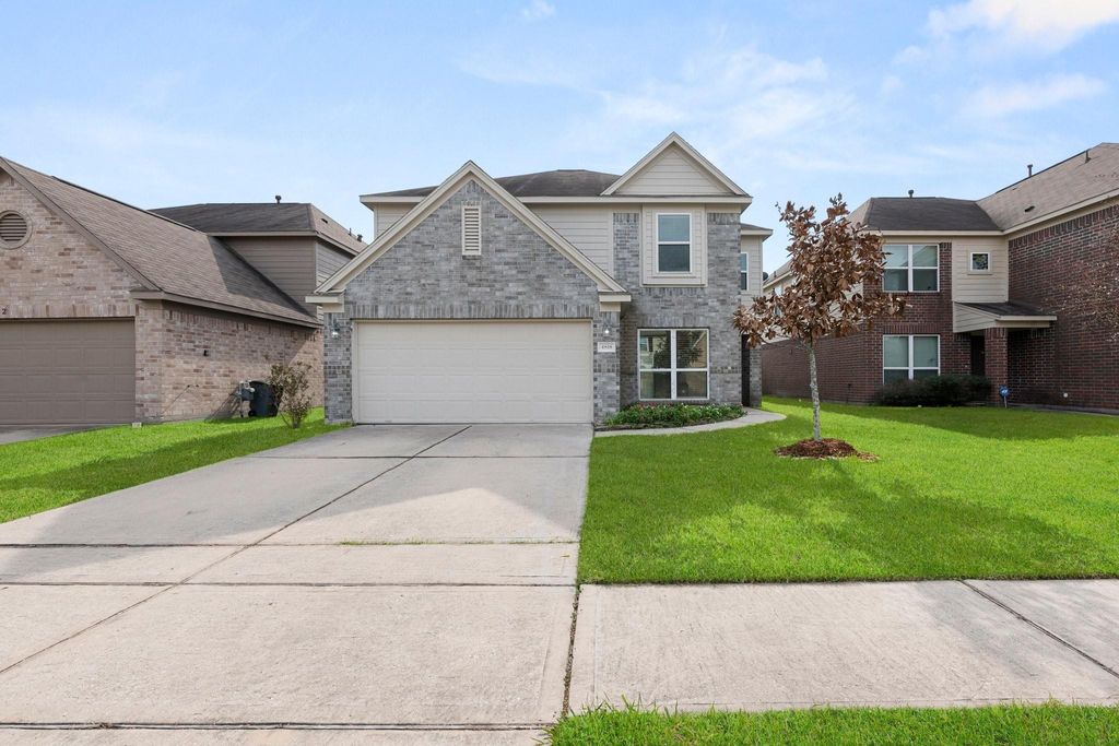 Photo of 4818 Fair Oak Dale Lane, Humble, TX 77346 (MLS # 10412906)