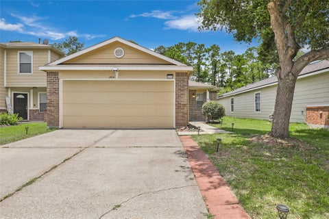 Photo of 2014 Wooded Oaks Drive, Humble, TX 77396 (MLS # 8090800)
