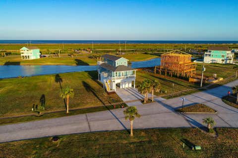 Homes For Sale - 26903 Bay Water Drive<br/> Galveston, TX 77554