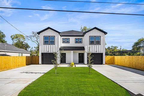 6719 Roanoke Street Houston TX 77028