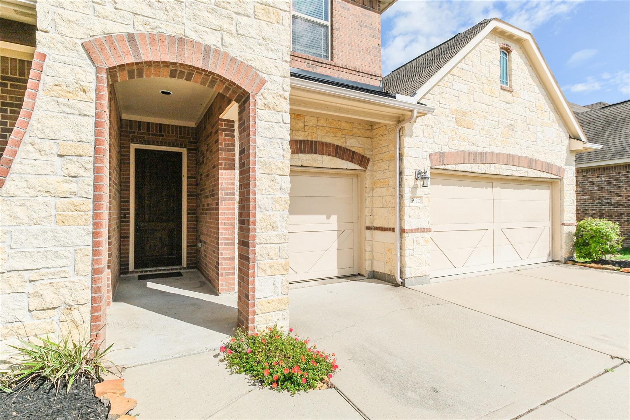 5922 Northcrest Village Way