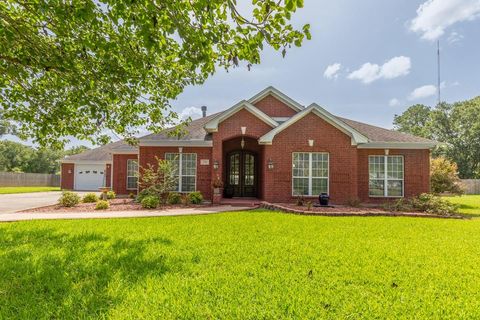 Photo of 250 Oakland Dr, Vidor, TX 77662 (MLS # 75476997)