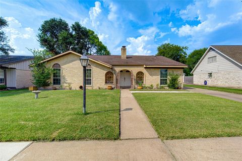 Photo of 12302 Meadowdale Drive, Meadows Place, TX 77477 (MLS # 10068105) Photo of 12302 Meadowdale Drive, Meadows Place, TX 77477 (MLS # 10068105)