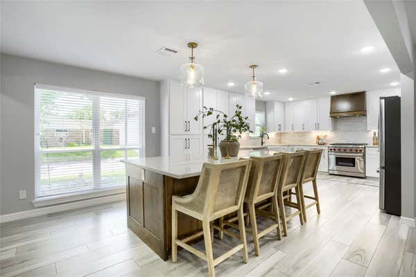 9214 Bintliff Dr, Houston, TX, 77074