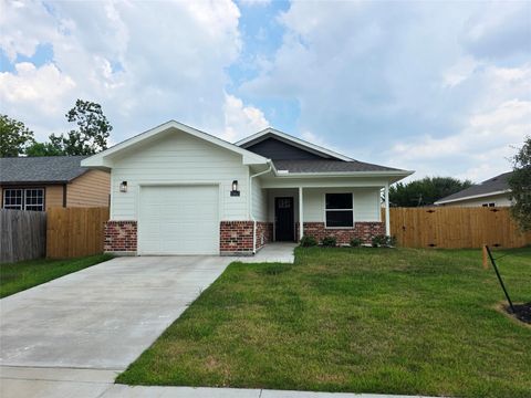 Photo of 11811 Roandale Drive, Houston, TX 77048 (MLS # 79861716)