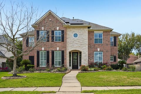 Homes For Sale - 1611 Hill Spring Drive<br/> Sugar Land, TX 77479