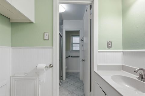 Tiny photo for 5622 W 43rd Street, Houston, TX 77092 (MLS # 53645350)