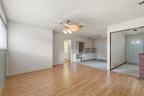 Tiny photo for 5622 W 43rd Street, Houston, TX 77092 (MLS # 53645350)