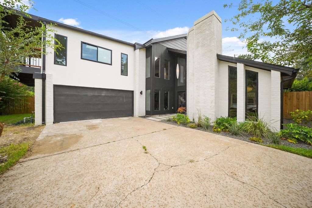 Photo of 2603 Durban Drive, Houston, TX 77043 (MLS # 94351010)