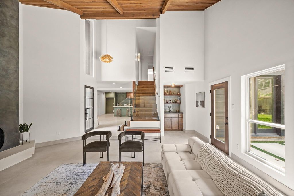 Photo of 2603 Durban Drive, Houston, TX 77043 (MLS # 94351010)