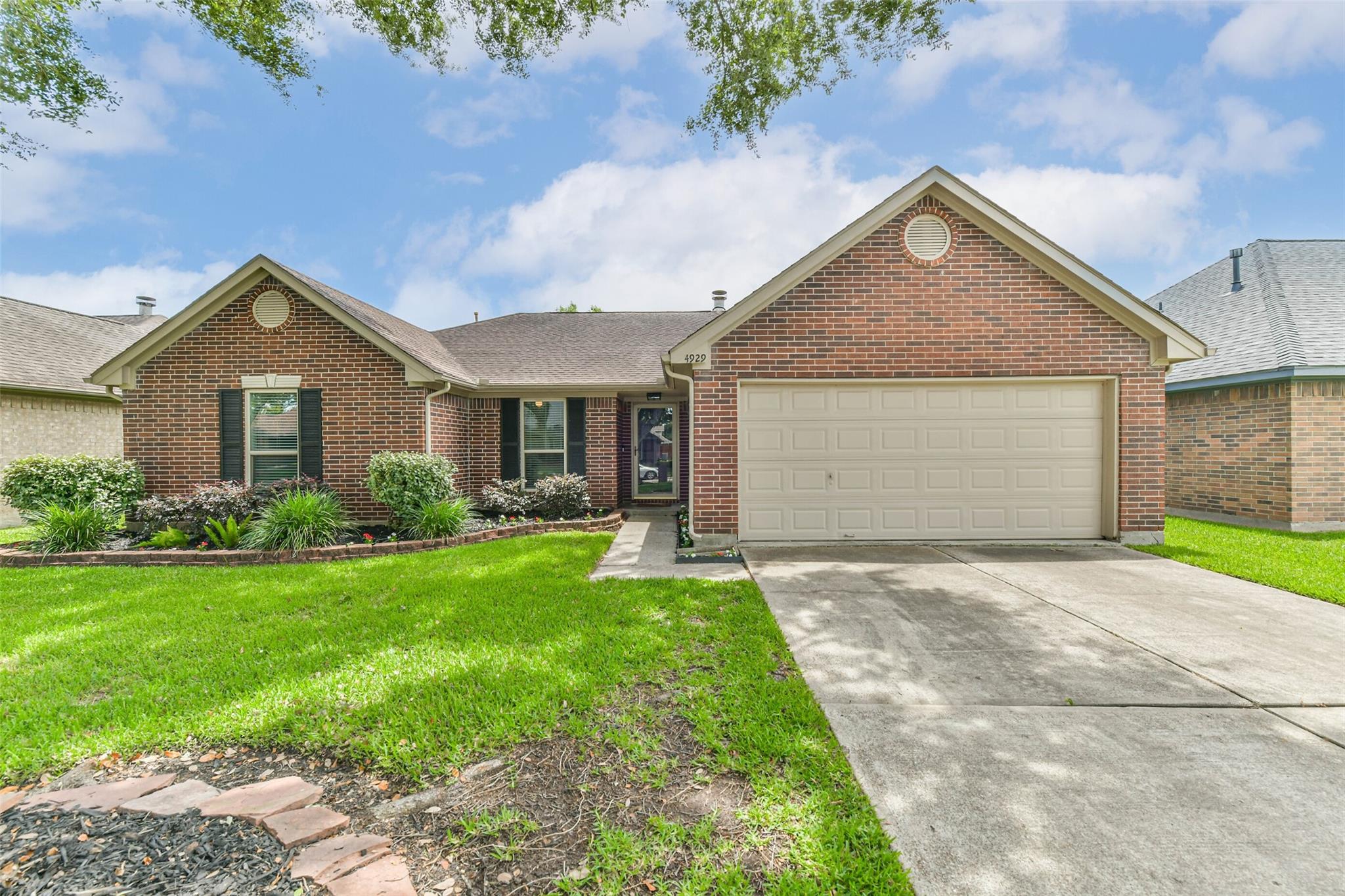 4929 Archway Drive