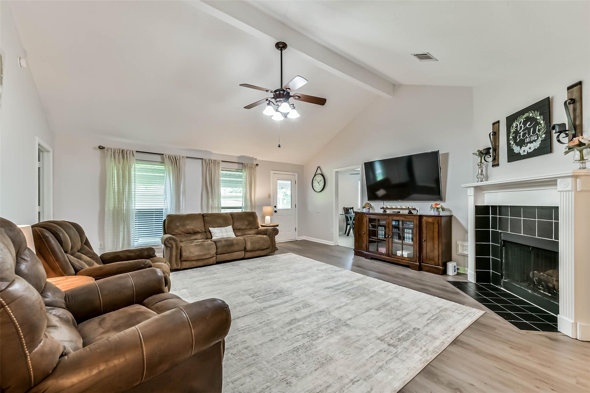4929 Archway Drive