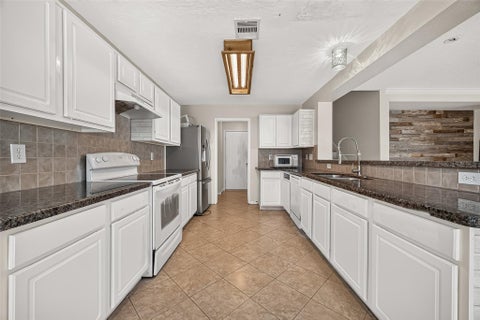 Tiny photo for 18111 Shallow Leaf Lane, Cypress, TX 77433 (MLS # 17227302)