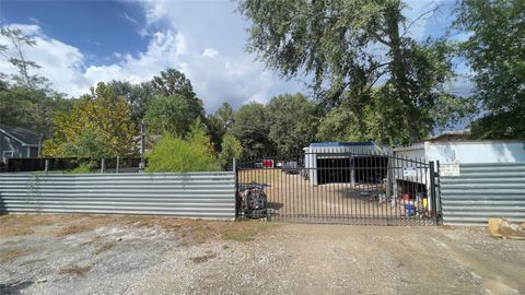 Photo of 487 County Road 341, Cleveland, TX 77327 (MLS # 67149227) Photo of 487 County Road 341, Cleveland, TX 77327 (MLS # 67149227)