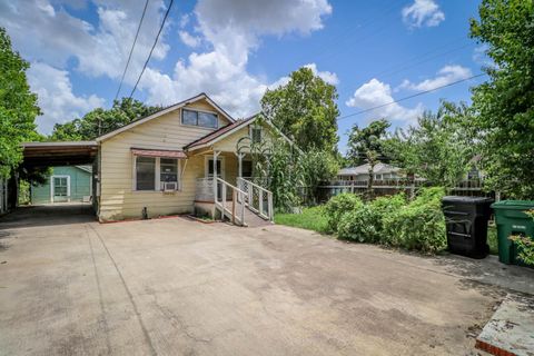 Photo of 9243 E Avenue O, Houston, TX 77012 (MLS # 74798836)