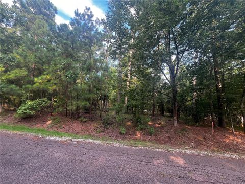 Photo of 18 S Royale Greens Drive, Coldspring, TX 77331 (MLS # 26226328)