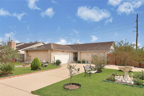 Photo of 17331 Gaucho Drive, Houston, TX 77083 (MLS # 14029391)