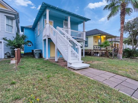 Photo of 1309 Ursuline Street, Galveston, TX 77550 (MLS # 28790790)