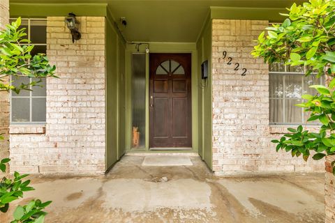 Photo of 9222 Rowan Lane, Houston, TX 77036 (MLS # 70056933)
